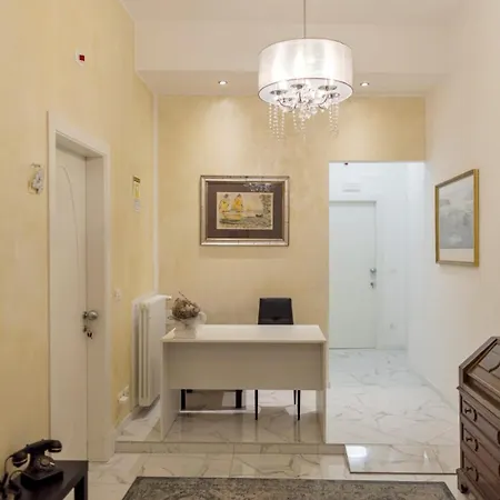 بيت ضيافة The Gallery Boutique ترييستي